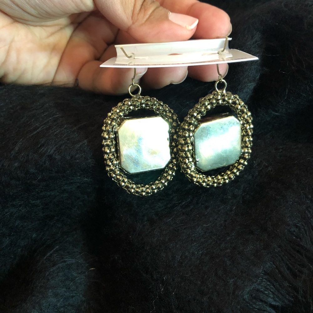 BP statement earrings - Picture 4 of 5